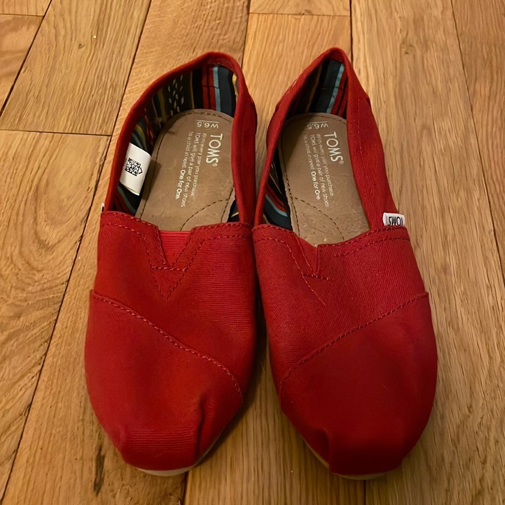 Brand new red Toms